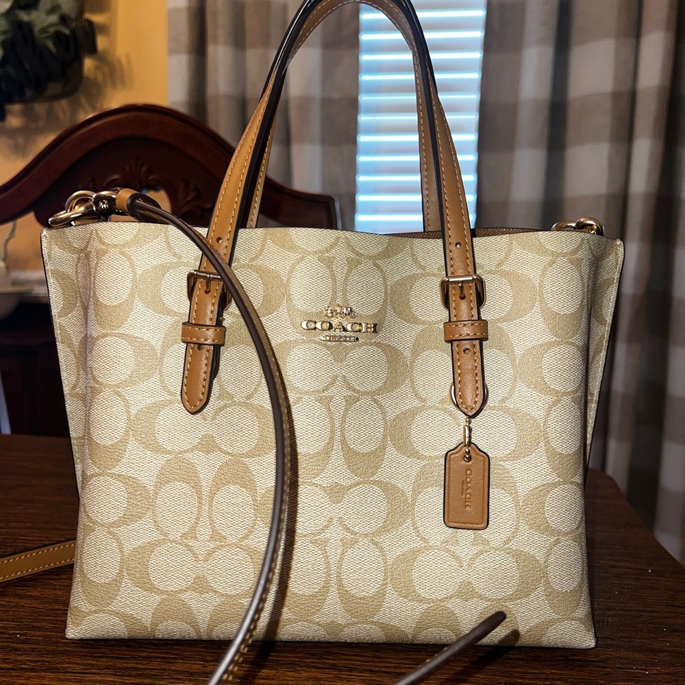Coach Signature Mollie Tote 25 - Picture 4 of 9